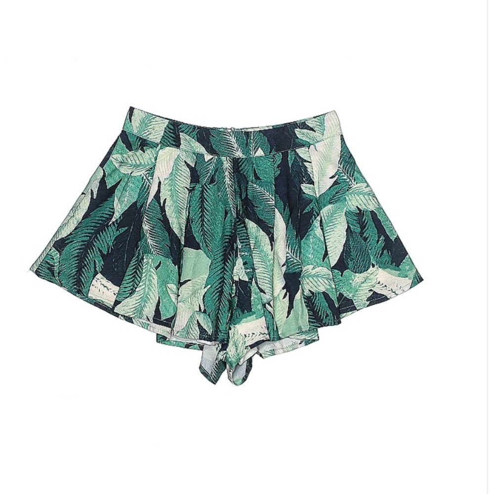Beautiful Angl Mini Green Skort in. Size Small